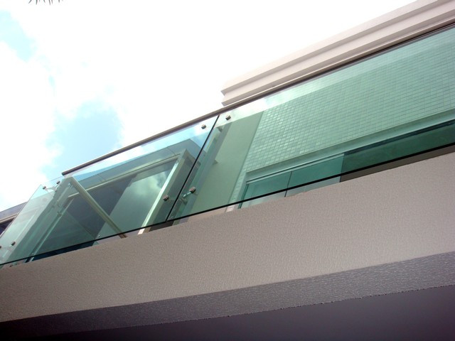 Guarda Corpo em Inox Sistema Torre HR 1022 
